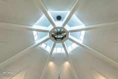 sanktuarium-ojca-pio_wnetrze-gora-04